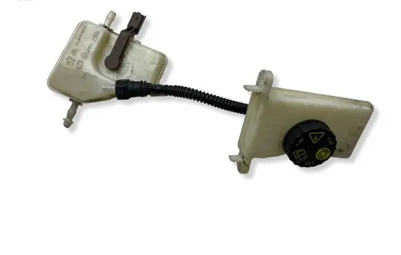Peugeot 308 Brake fluid reservoir 9807651580