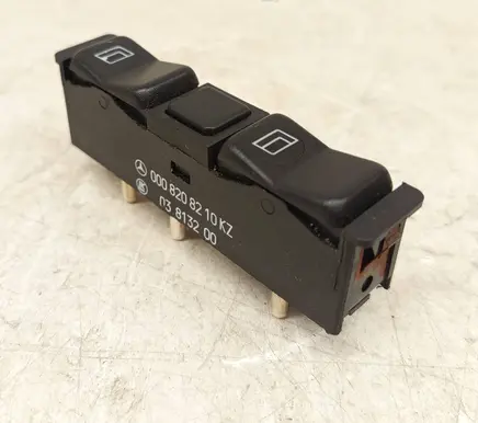 Mercedes-Benz S W126 Electric window control switch 0008208210 A0008208210 03813200