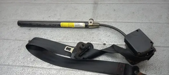 Volkswagen Caddy Front seatbelt