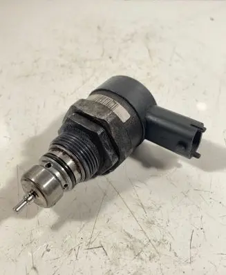 Volvo XC60 Fuel pressure regulator 31216313 35545324 0281002990