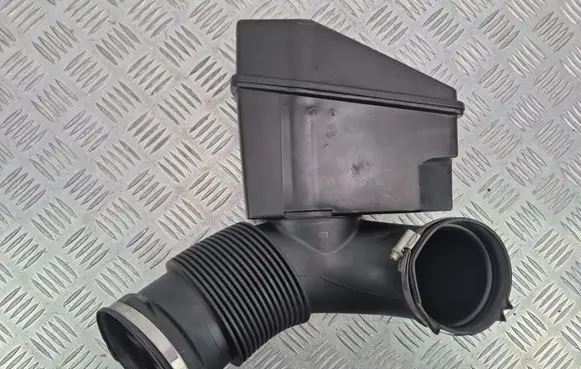 BMW X5 E70 Air intake duct part 7548889 1021336S01