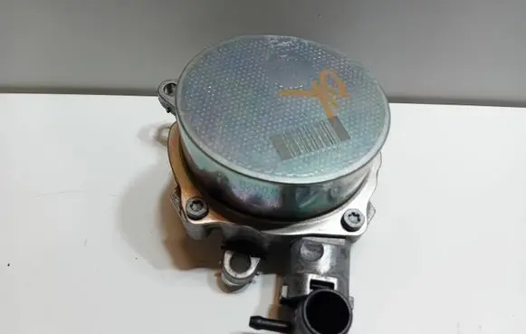 Renault Trafic II (X83) Vacuum pump 8200845984