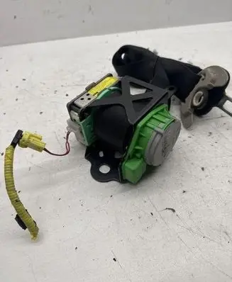 Toyota Auris 150 Front seatbelt 7322002120