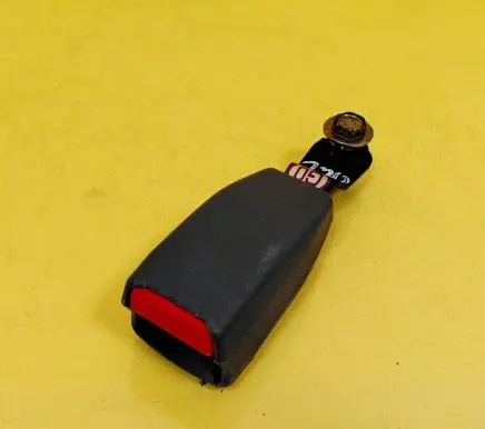 Honda CR-V Front seatbelt buckle 
