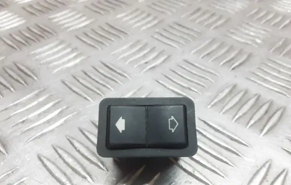 BMW 5 E39 Electric window control switch 8368974