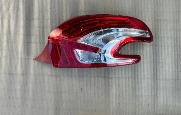 Peugeot 208 Rear/tail lights 9672628380