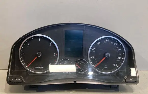 Volkswagen Tiguan Speedometer (instrument cluster) 5N0920970D