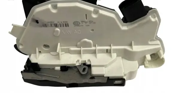 Audi A1 Front door lock 5N1837015E 5N1837015M