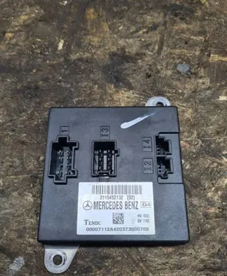 Mercedes-Benz E W211 Comfort/convenience module 2115452132
