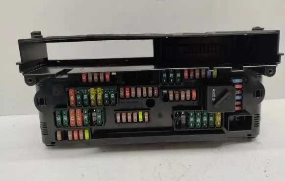 BMW 5 F10 F11 Fuse module 9210861 921086101 117033442