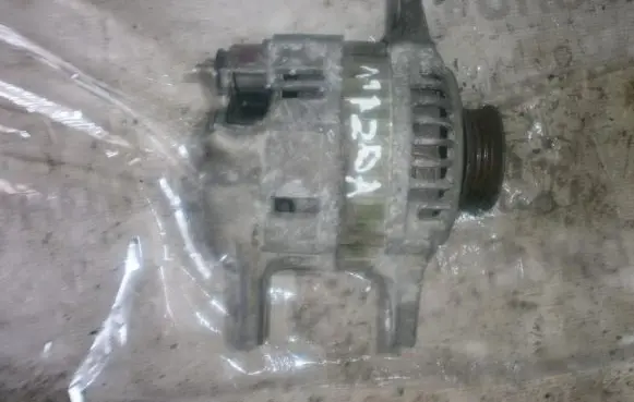 Mazda 121 Generator/alternator B3D118300
