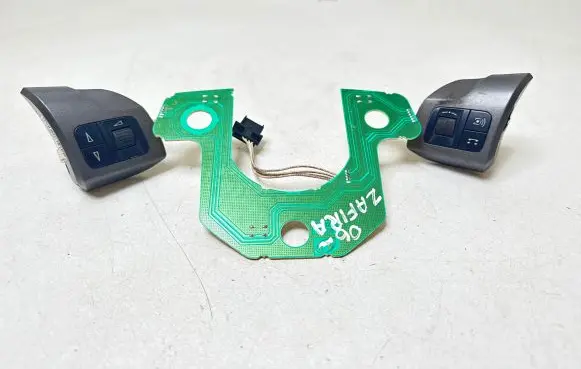 Opel Zafira B Steering wheel buttons/switches 13126750 CX250420CM 305260285057