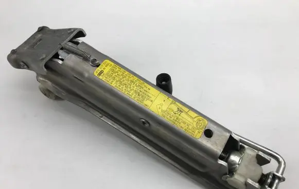 Audi A6 S6 C6 4F Lift Jack 4F0011031