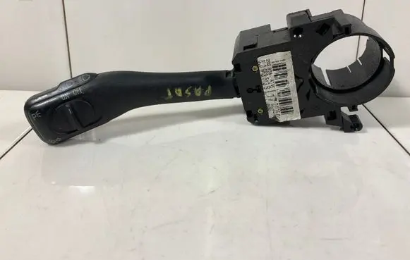 Volkswagen PASSAT B5 Indicator stalk 8L0953513S