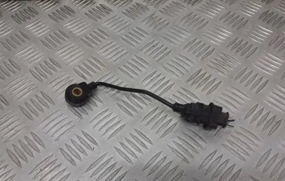 Toyota Corolla E120 E130 Detonation knock sensor 89615-02010