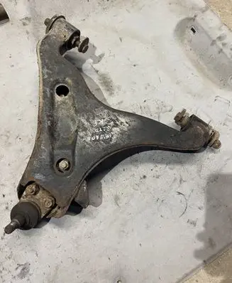 Mitsubishi Pajero Front lower control arm/wishbone