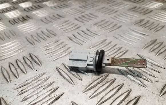 Volkswagen PASSAT B7 Interior temperature sensor 1K0907543E