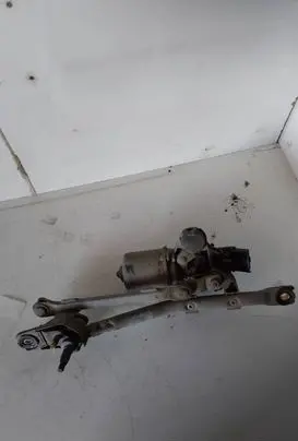 Peugeot 107 Front wiper linkage 