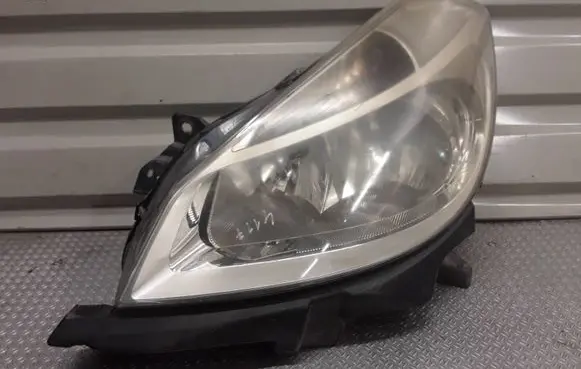 Renault Clio III Headlight/headlamp 8200244889
