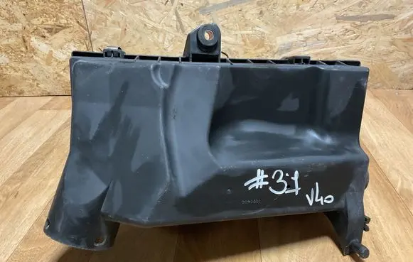 Volvo S40, V40 Air filter box 30620760 MR911238