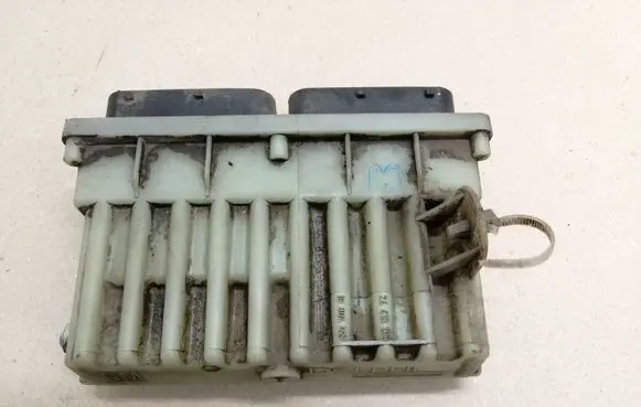 Opel Zafira A Fan control module 24410130