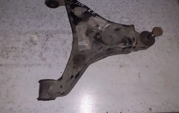 Mercedes-Benz Sprinter W906 Front lower control arm/wishbone A9063304607