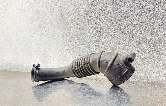 Mitsubishi Galant Air intake hose/pipe MD188983