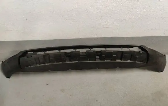 Volvo XC40 Front bumper splitter molding 31449340