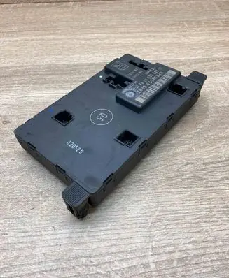 Mercedes-Benz C W203 Door control unit/module 2038201285 351320