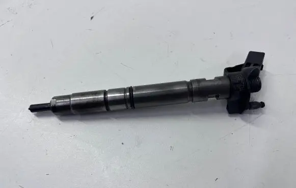 Audi Q7 4L Fuel injector 059130277CD