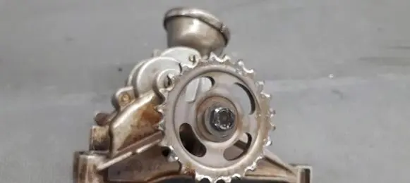 Mercedes-Benz C W202 Oil pump 1111810201