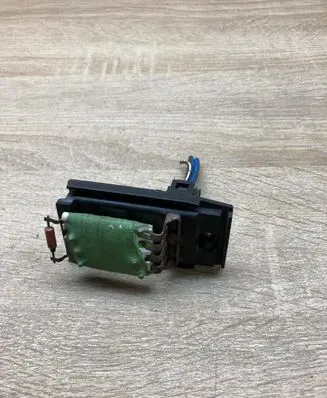 Ford Focus Heater blower motor/fan resistor 3M5H18B647BA