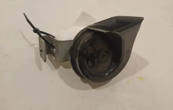 Volkswagen Golf V Horn signal 703881157