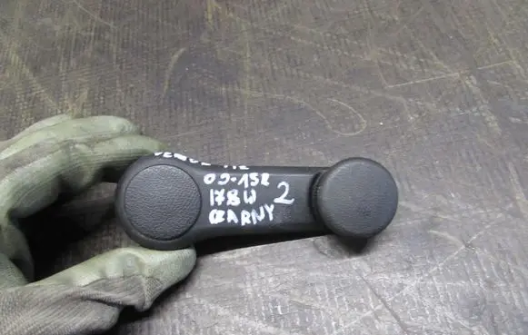 KIA Venga Rear door window winding handle 826301M000