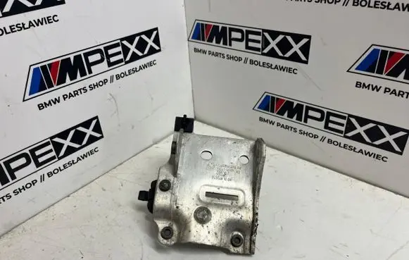 BMW 5 F10 F11 Radiator mount bracket 