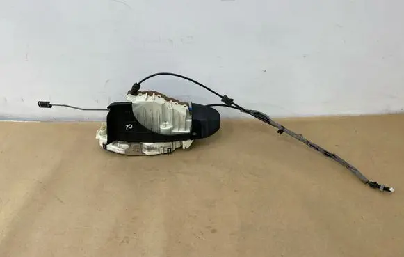 Mercedes-Benz CL C216 Front door lock A2217206235