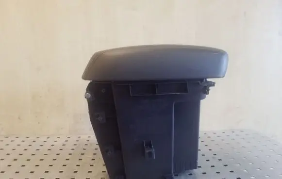 KIA Sportage Armrest 846803W910