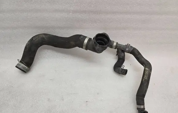 Mercedes-Benz S W222 Engine coolant pipe/hose A2225010493