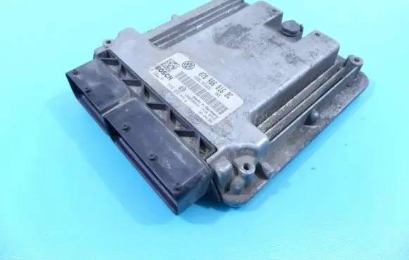 Volkswagen Touareg I Engine control unit/module ECU 0281011839 IMPRK1241152