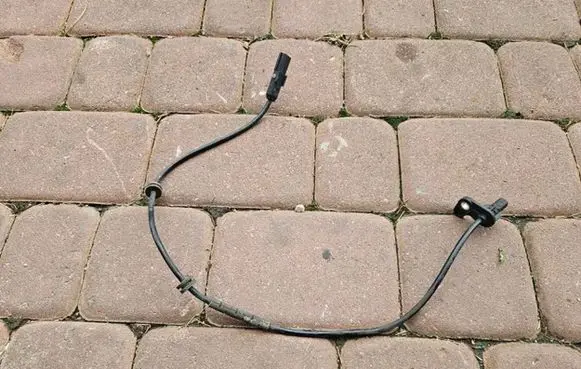 Renault Clio IV ABS rear brake sensor 