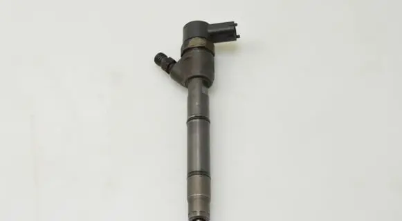Hyundai i40 Fuel injector 338002A800