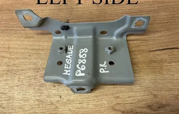 Renault Megane E-Tech Fender mounting bracket 663516111R