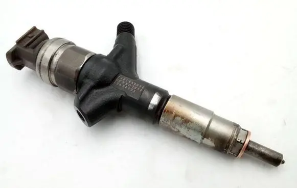 Subaru Legacy Fuel injector 16613AA020 10K00503 DENS07890
