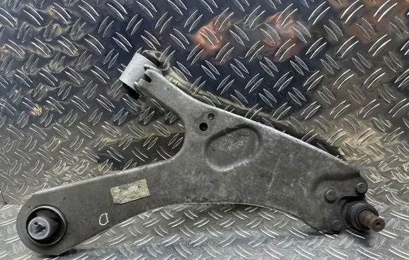 Citroen C4 III e-C4 Front lower control arm/wishbone