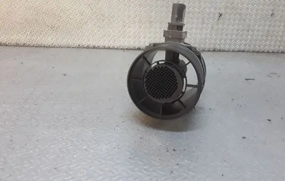BMW 1 E81 E87 Mass air flow meter 0281002567