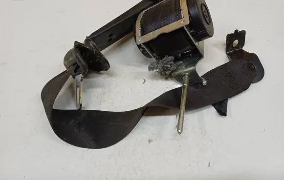 Opel Astra H Front seatbelt 560834801D