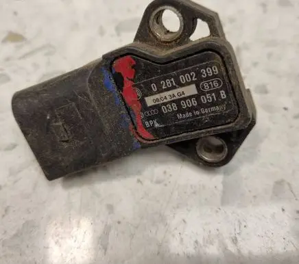 Volkswagen Golf V Air pressure sensor 038906051B 0281002399