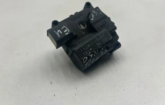 Toyota Corolla Verso AR10 Air flap motor/actuator 1138002051