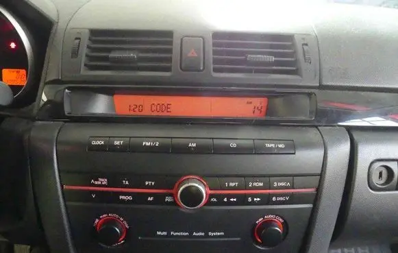 Mazda 3 I Radio/CD/DVD/GPS head unit BP4L66AS0 IMPRK938201