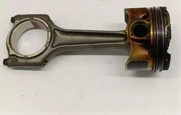 BMW 3 G20 G21 Piston with connecting rod